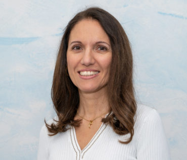 Anna Levis, Levis Dental AG